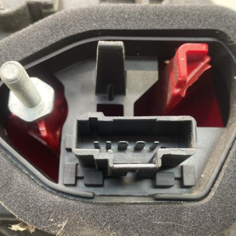 Feu arriere principal gauche (feux) PEUGEOT 208 1 Photo n°3