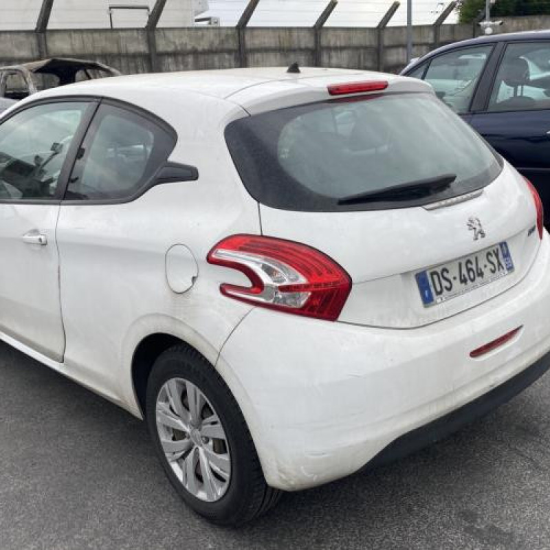 Malle/Hayon arriere PEUGEOT 208 1 Photo n°10