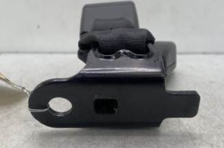 Attache ceinture arriere droit PEUGEOT 208 1