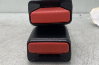 Attache ceinture arriere droit PEUGEOT 208 1