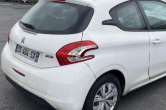 Attache ceinture arriere droit PEUGEOT 208 1