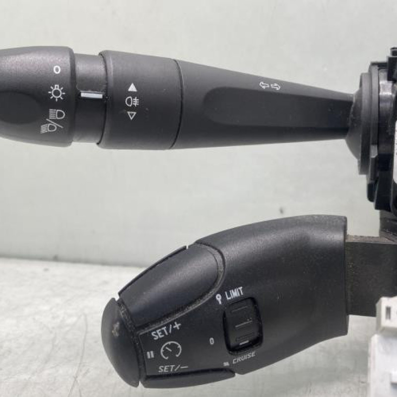 Com (Bloc Contacteur Tournant+Commodo Essuie Glace+Commodo Phare) PEUGEOT 208 1 Photo n°3