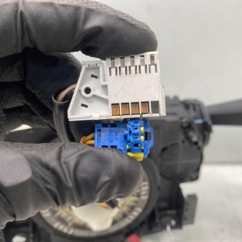 Com (Bloc Contacteur Tournant+Commodo Essuie Glace+Commodo Phare) PEUGEOT 208 1 Photo n°4