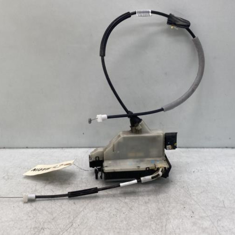 Serrure avant droit PEUGEOT 208 1 Photo n°1