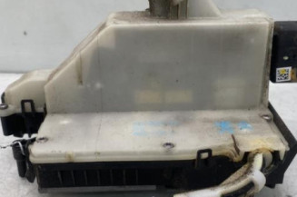 Serrure avant droit PEUGEOT 208 1