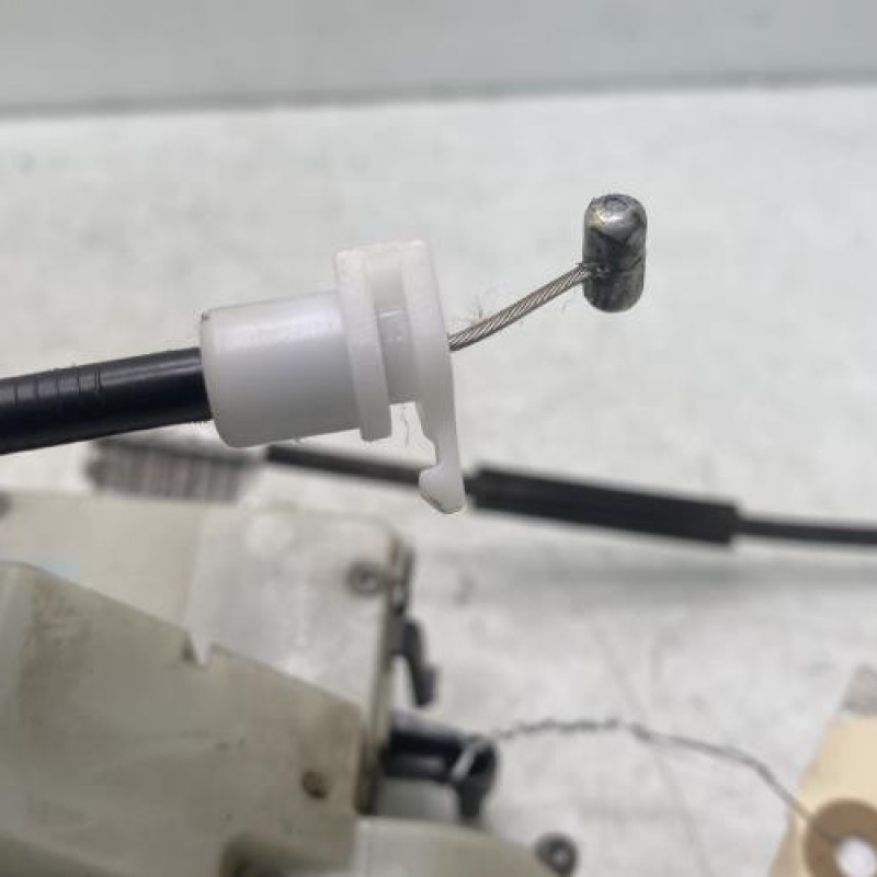 Serrure avant droit PEUGEOT 208 1 Photo n°5