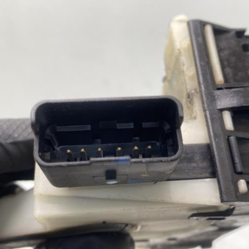 Serrure avant gauche PEUGEOT 208 1 Photo n°5