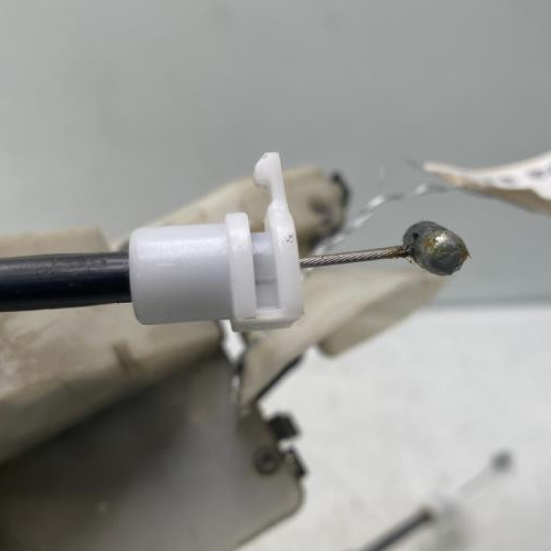 Serrure avant gauche PEUGEOT 208 1 Photo n°6