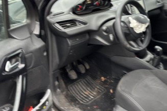 Pare choc arriere PEUGEOT 208 1