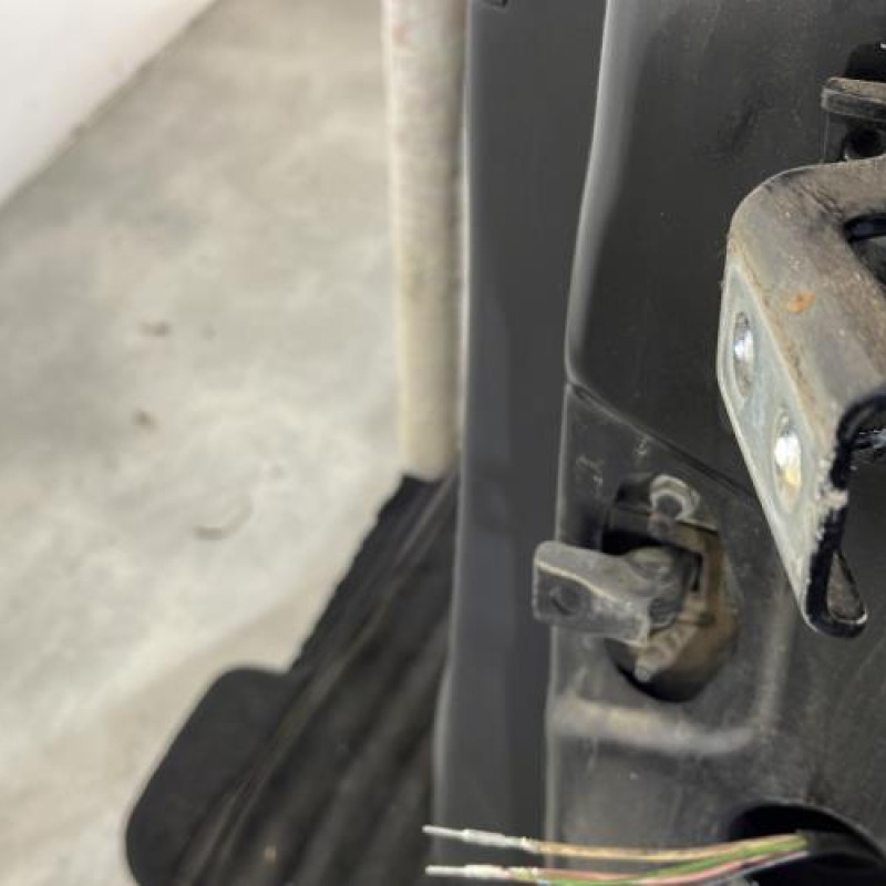 Porte arriere gauche PEUGEOT 208 1 Photo n°3