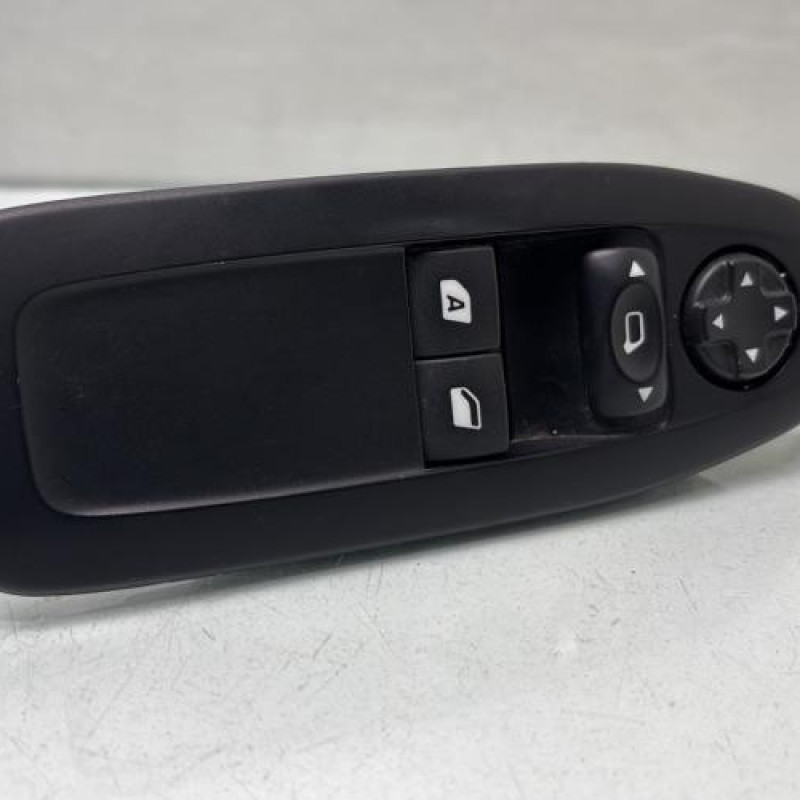 Interrupteur de leve vitre avant gauche PEUGEOT 208 1 Photo n°1