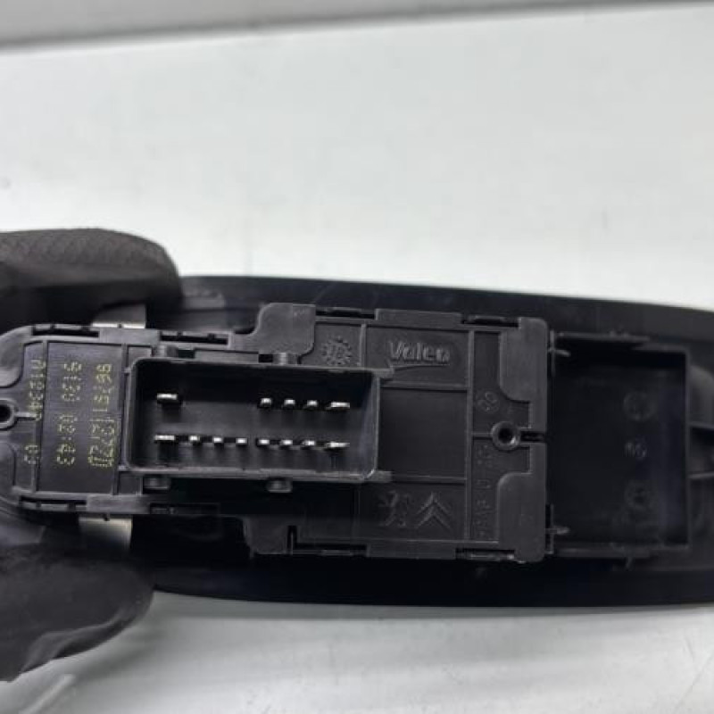 Interrupteur de leve vitre avant gauche PEUGEOT 208 1 Photo n°3