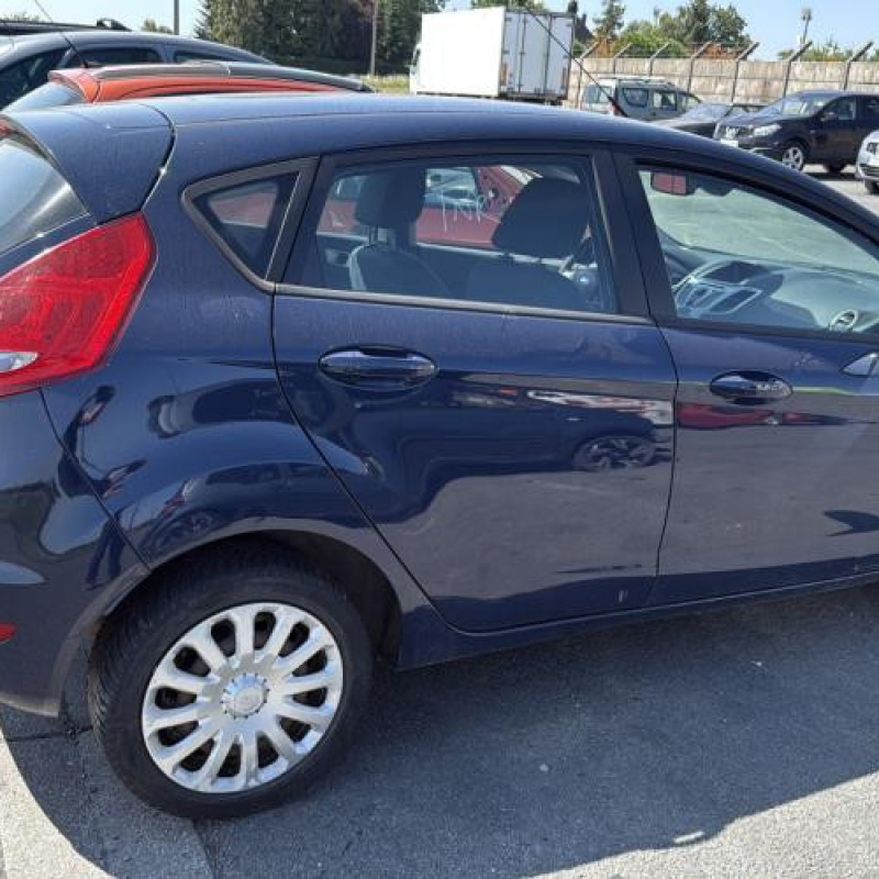 Pare choc arriere FORD FIESTA 6 Photo n°12
