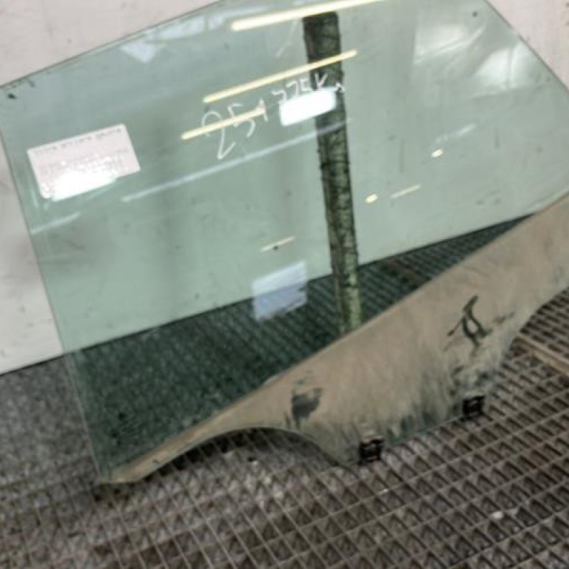 Vitre arriere gauche CITROEN C5 2 Photo n°2