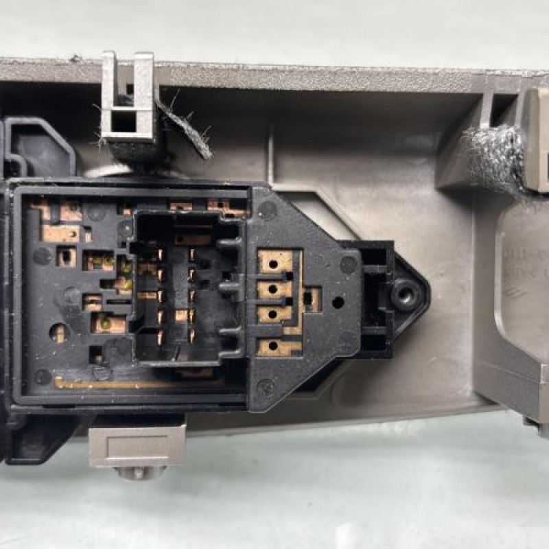 Interrupteur de leve vitre avant gauche HYUNDAI SANTA FE 2 Photo n°3