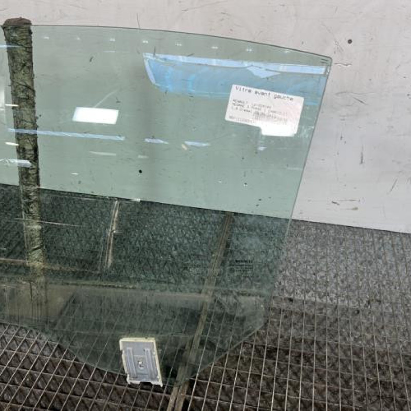 Vitre avant gauche RENAULT MEGANE 3 Photo n°3