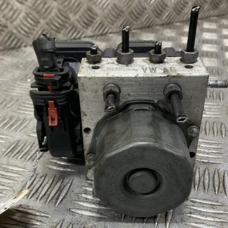 Bloc ABS (freins anti-blocage) VOLKSWAGEN POLO 5 Photo n°1