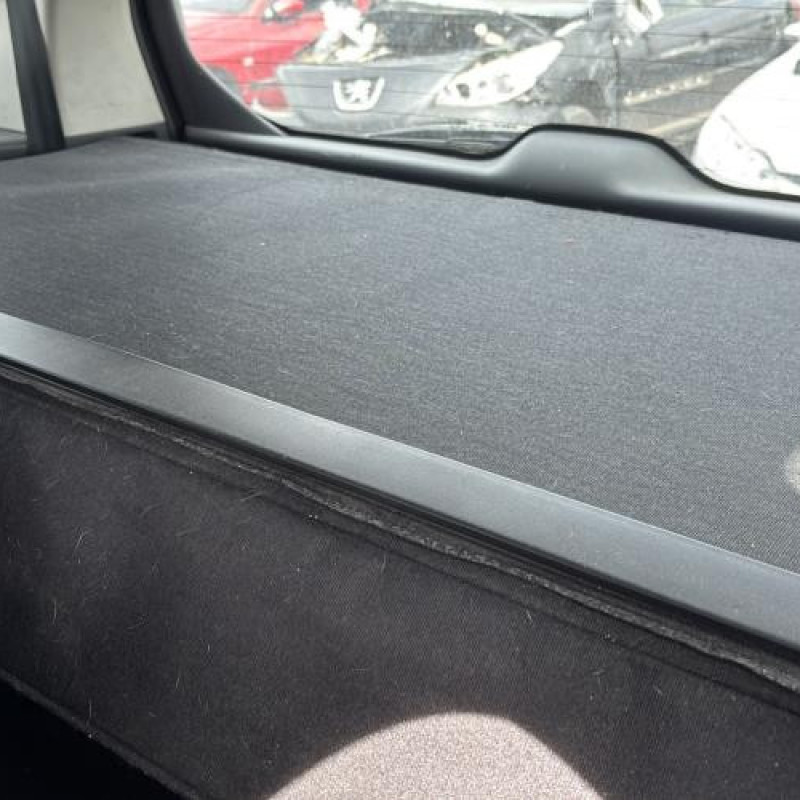 Boite a gants PEUGEOT 5008 1 Photo n°17