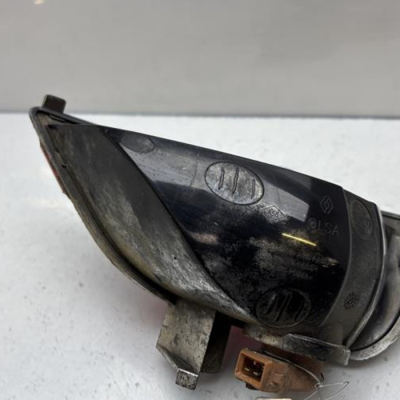 Anti brouillard arriere gauche RENAULT SCENIC 3 Photo n°2