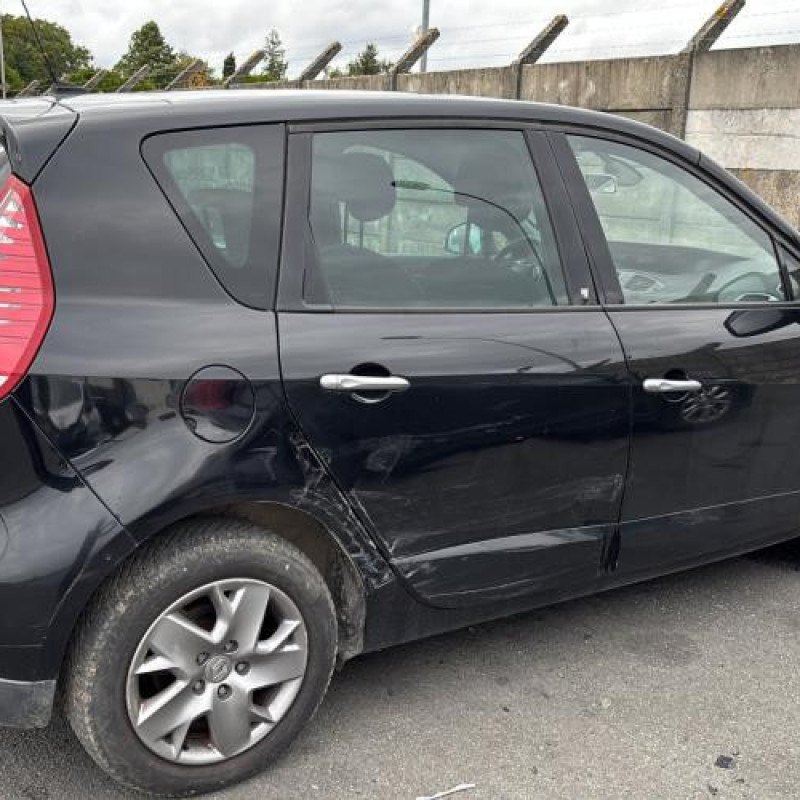 Anti brouillard arriere gauche RENAULT SCENIC 3 Photo n°18