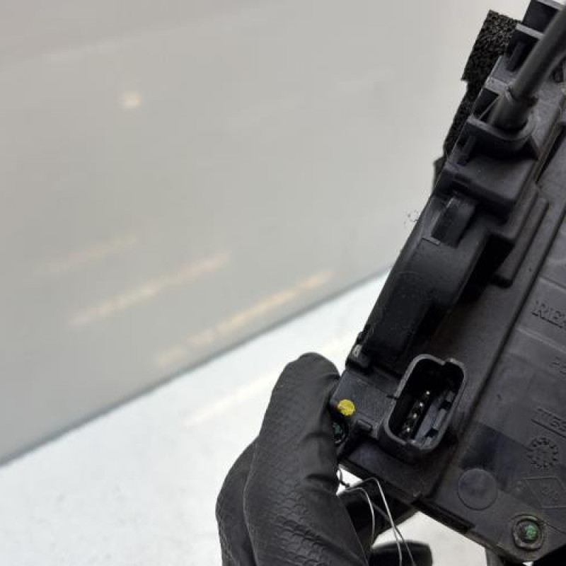 Serrure avant gauche RENAULT SCENIC 3 Photo n°4