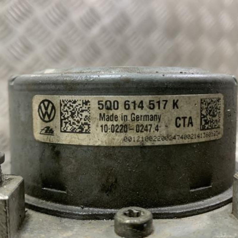 Bloc ABS (freins anti-blocage) VOLKSWAGEN GOLF 7 Photo n°3