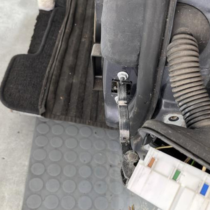 Porte avant gauche FORD FIESTA 6 Photo n°6