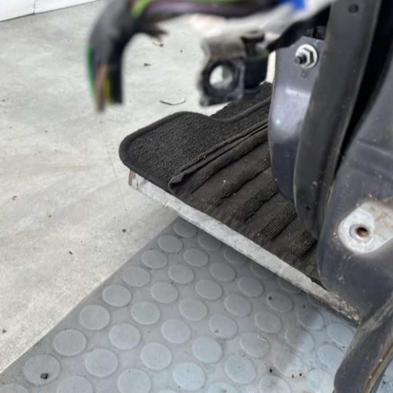 Porte avant gauche FORD FIESTA 6 Photo n°7