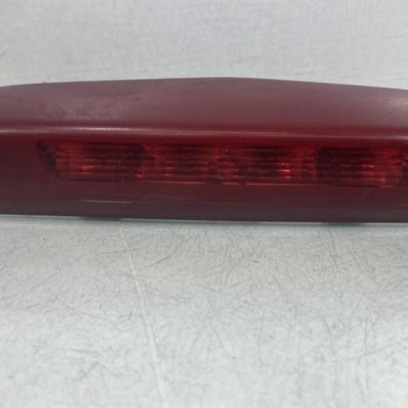 Feu arriere stop central OPEL CORSA D Photo n°1