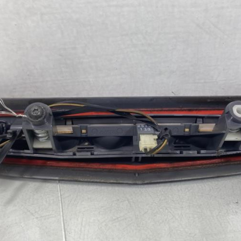 Feu arriere stop central OPEL CORSA D Photo n°3