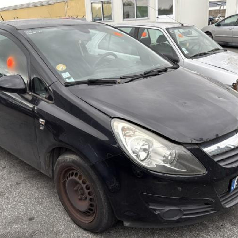 Feu arriere stop central OPEL CORSA D Photo n°5