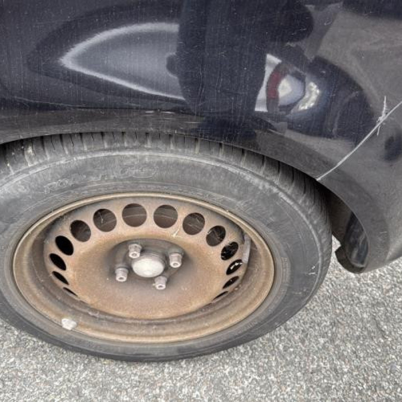 Feu arriere stop central OPEL CORSA D Photo n°8