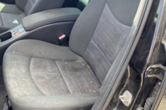 Custode arriere droit RENAULT LAGUNA 2