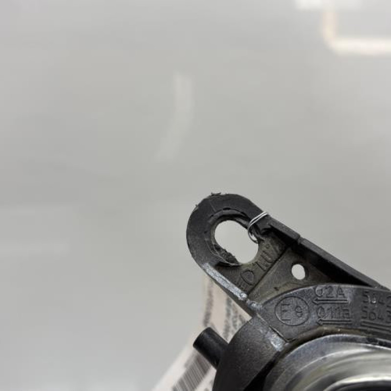 Optique avant principal droit (feux)(phare) OPEL CORSA D Photo n°4