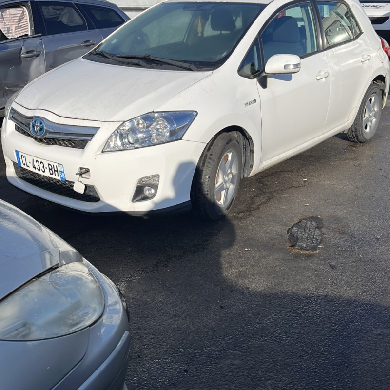 TOYOTA AURIS 1 PHASE 2 1.8i - 16V HYBRID Photo n°1