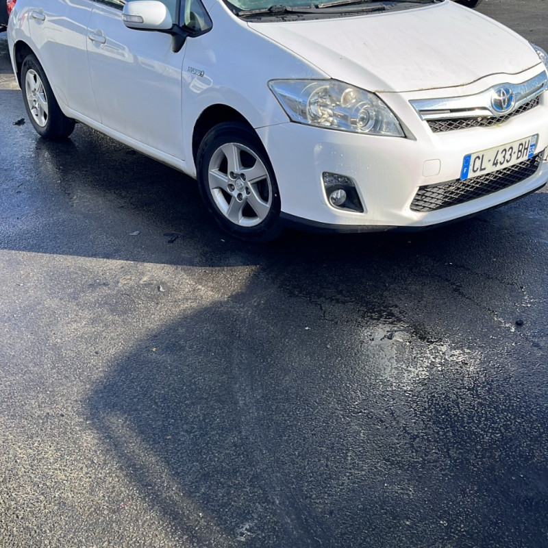 TOYOTA AURIS 1 PHASE 2 1.8i - 16V HYBRID Photo n°2