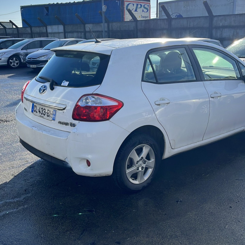 TOYOTA AURIS 1 PHASE 2 1.8i - 16V HYBRID Photo n°3