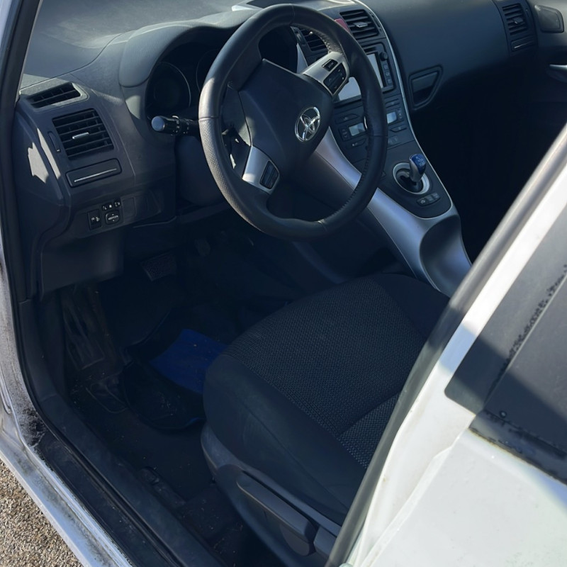 TOYOTA AURIS 1 PHASE 2 1.8i - 16V HYBRID Photo n°5