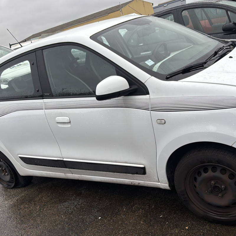 RENAULT TWINGO 3 PHASE 1 1.0i - 12V SCE 70 Photo n°4
