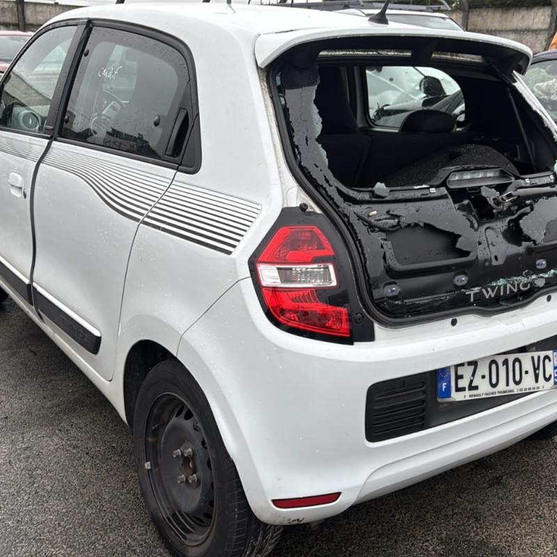 RENAULT TWINGO 3 PHASE 1 1.0i - 12V SCE 70 Photo n°7