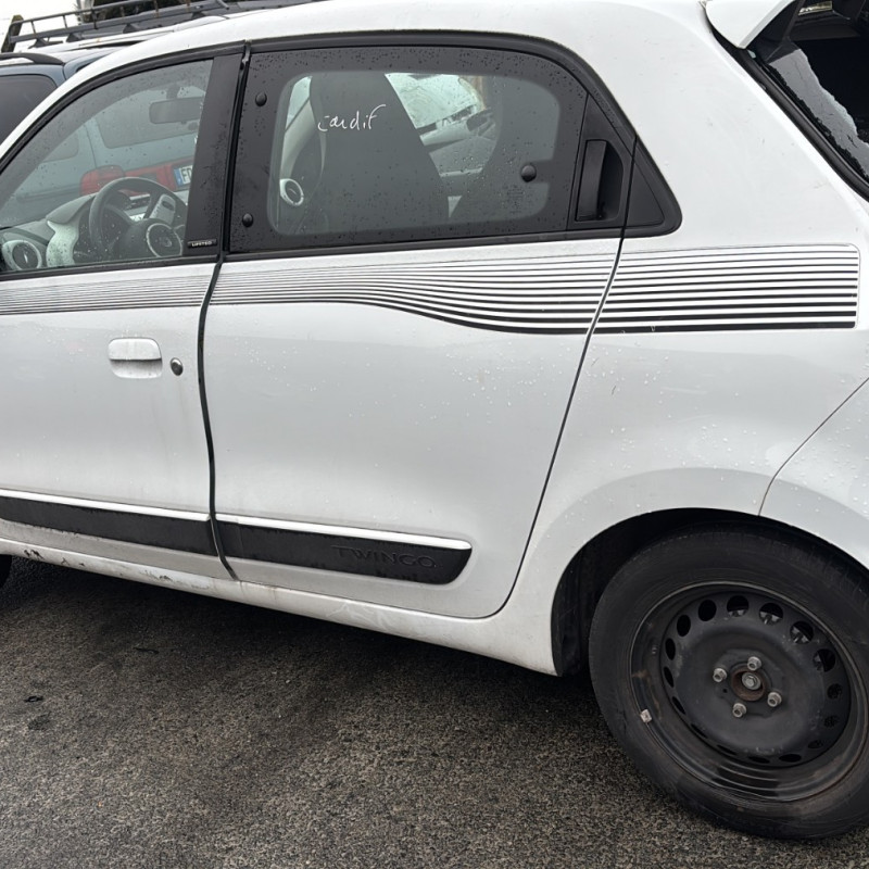 RENAULT TWINGO 3 PHASE 1 1.0i - 12V SCE 70 Photo n°8