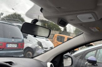 RENAULT TWINGO 3 PHASE 1 1.0i - 12V SCE 70