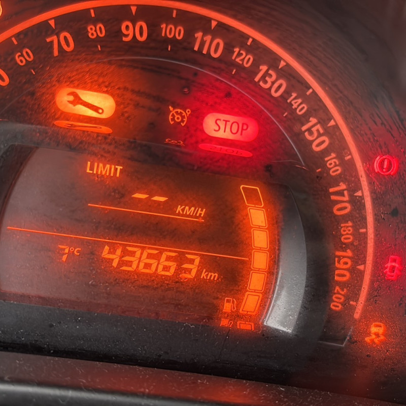 RENAULT TWINGO 3 PHASE 1 1.0i - 12V SCE 70 Photo n°17