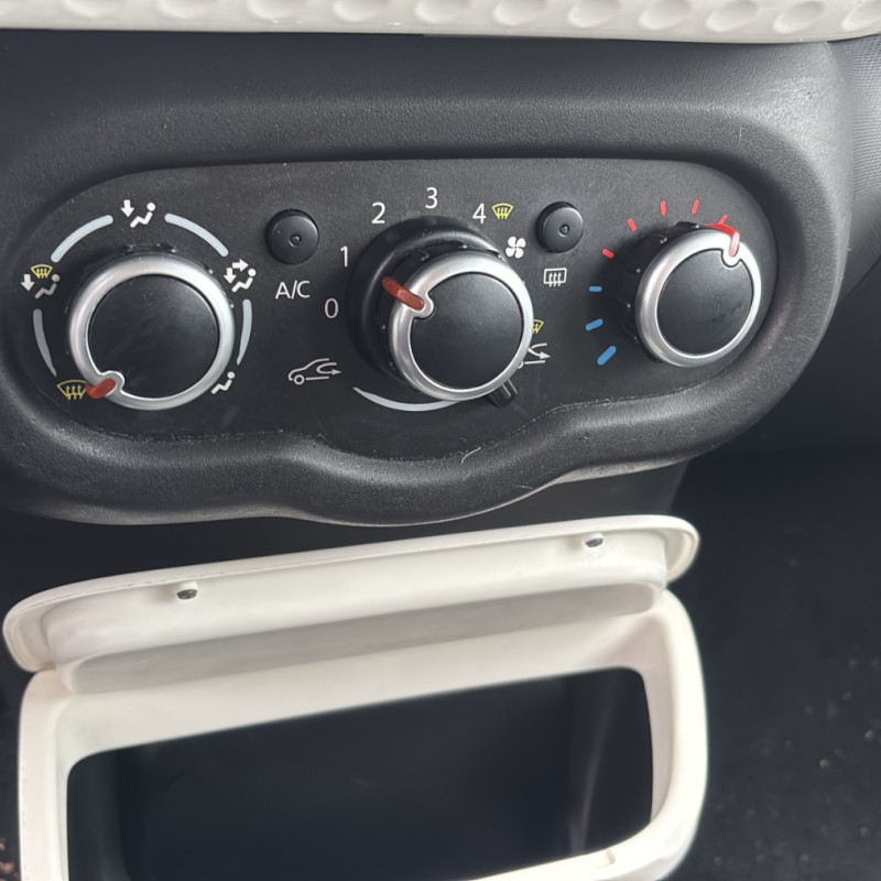 RENAULT TWINGO 3 PHASE 1 1.0i - 12V SCE 70 Photo n°20