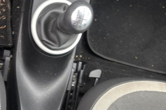 RENAULT TWINGO 3 PHASE 1 1.0i - 12V SCE 70