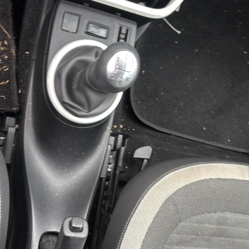 RENAULT TWINGO 3 PHASE 1 1.0i - 12V SCE 70 Photo n°21