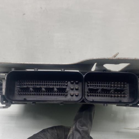 Calculateur moteur VOLKSWAGEN TOURAN 2