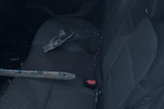 Attache ceinture arriere droit RENAULT CLIO 5