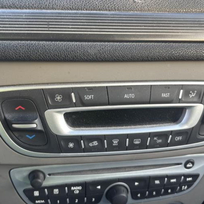 Feu arriere stop central RENAULT MEGANE 3 Photo n°17