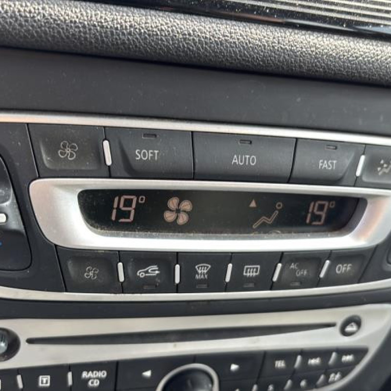 Feu arriere stop central RENAULT MEGANE 3 Photo n°16